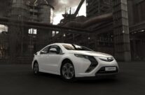 Opel Ampera mit 3D Industrial Background